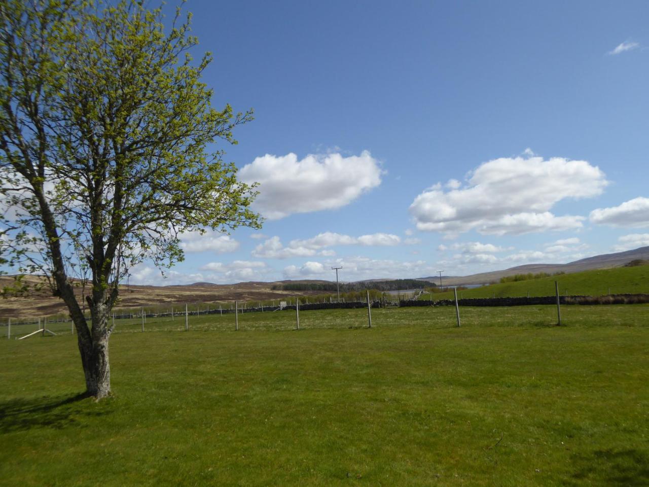 Altnaharra Hotel Lairg Exterior photo